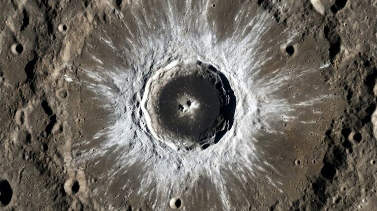 Il dérivait dans le vide depuis des mois : une sonde coréenne a repéré sur la Lune la marque de 18 m qu'il a laissée en re...